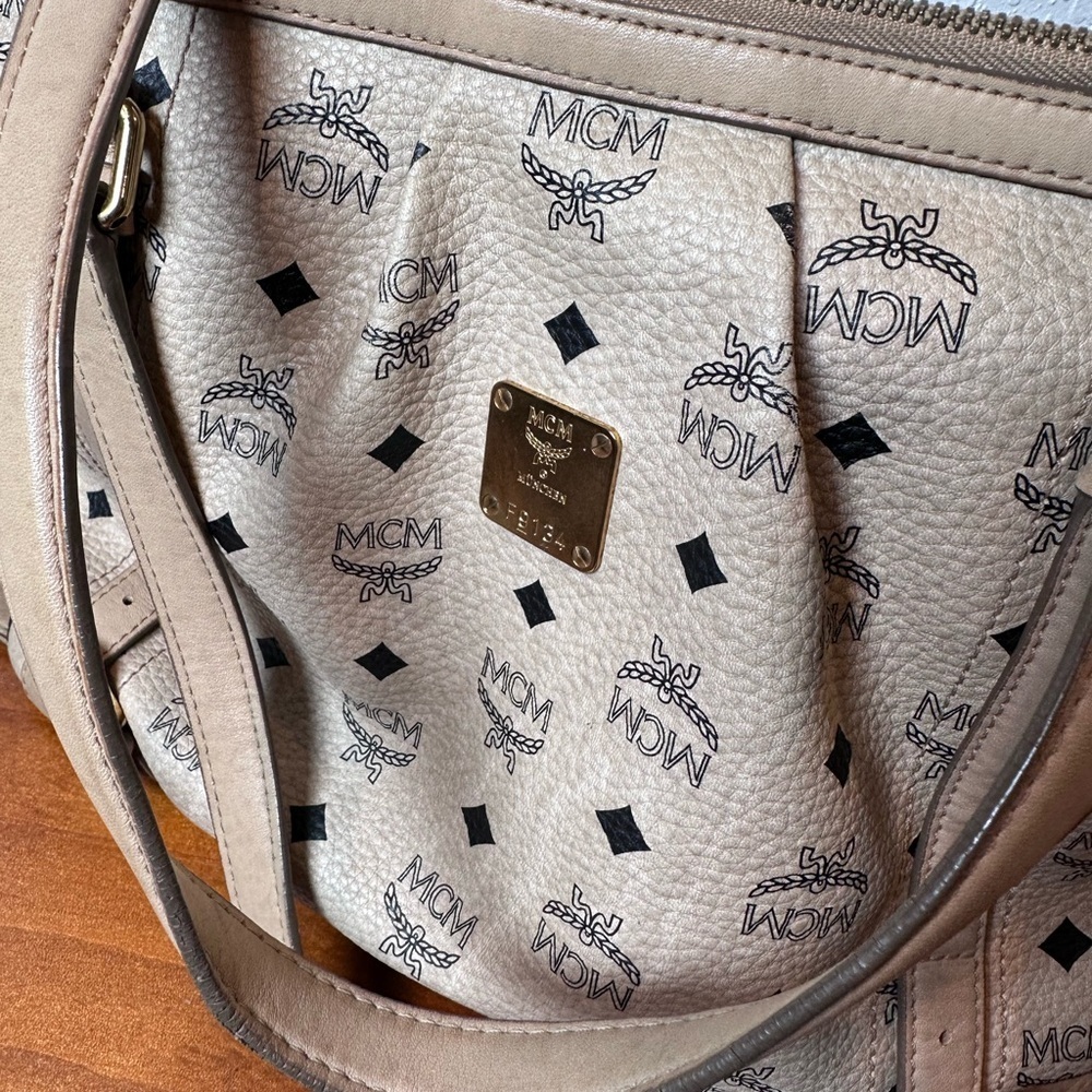 MCM Beige Visetos Coated Canvas Large Tote/ Crossbody - Two-Way Bag - Picture 9 of 12